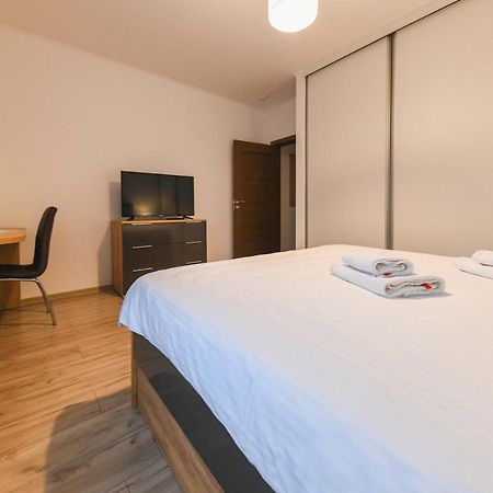 Spacious And Quiet 2 Bedroom Apartment 클루지나포카 외부 사진