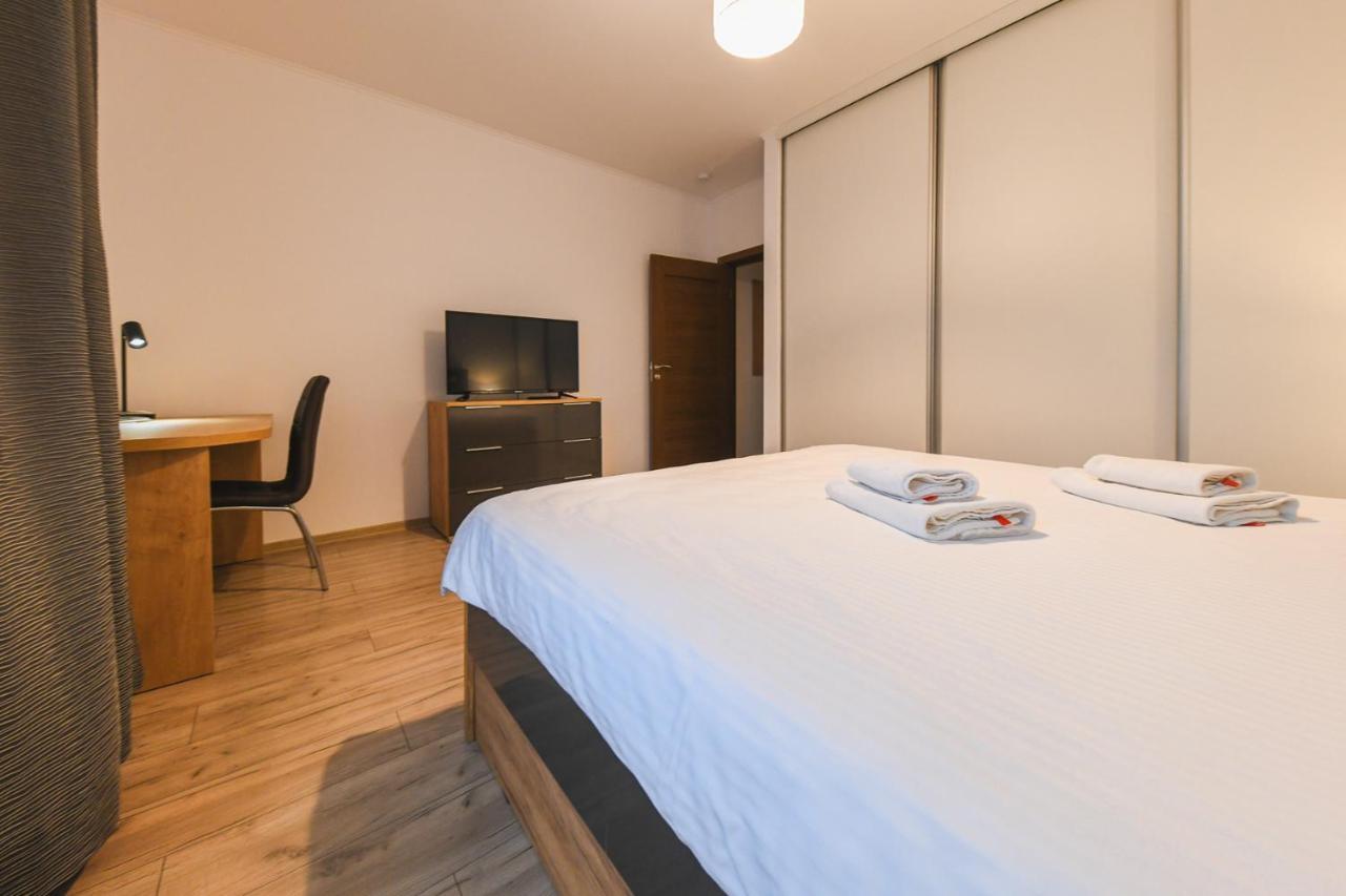 Spacious And Quiet 2 Bedroom Apartment 클루지나포카 외부 사진