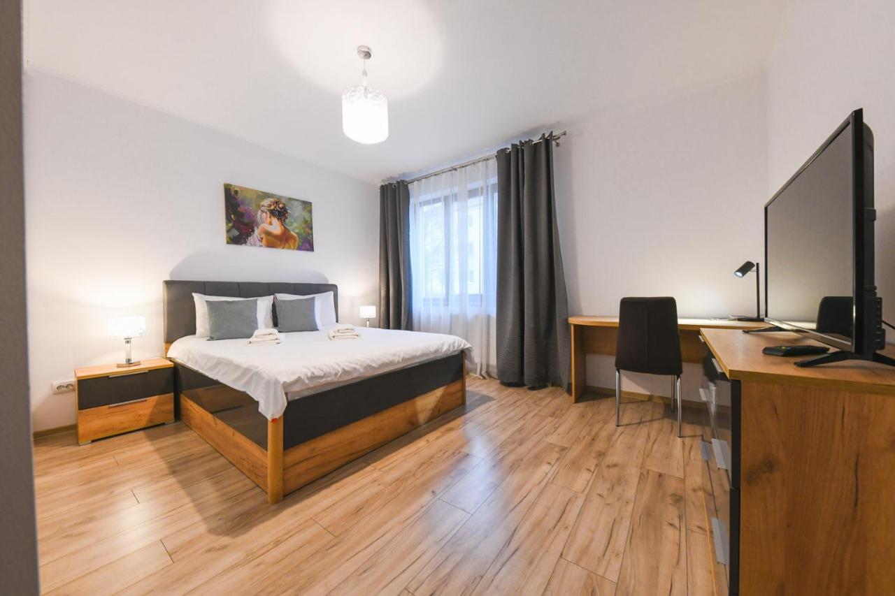 Spacious And Quiet 2 Bedroom Apartment 클루지나포카 외부 사진