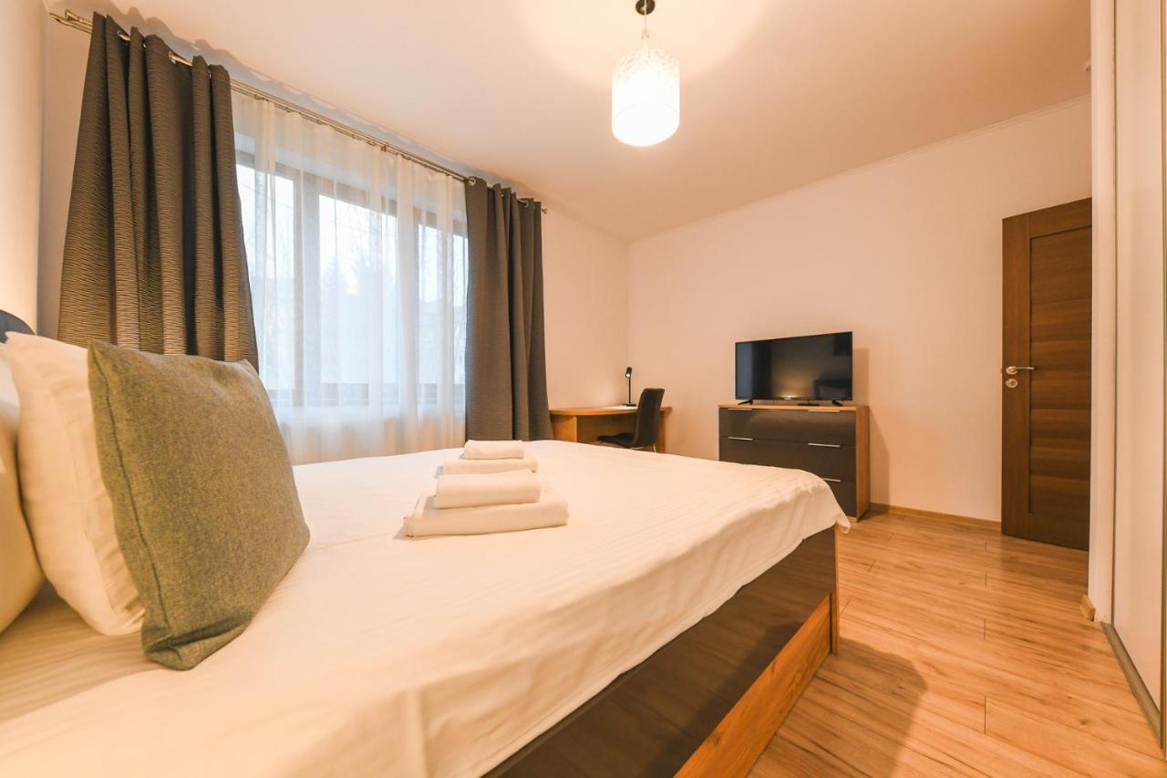 Spacious And Quiet 2 Bedroom Apartment 클루지나포카 외부 사진