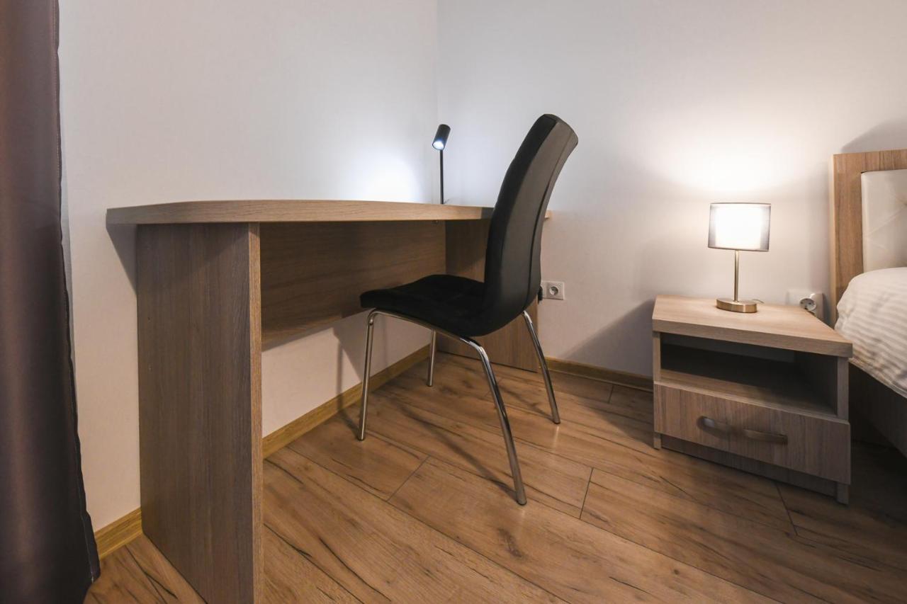 Spacious And Quiet 2 Bedroom Apartment 클루지나포카 외부 사진