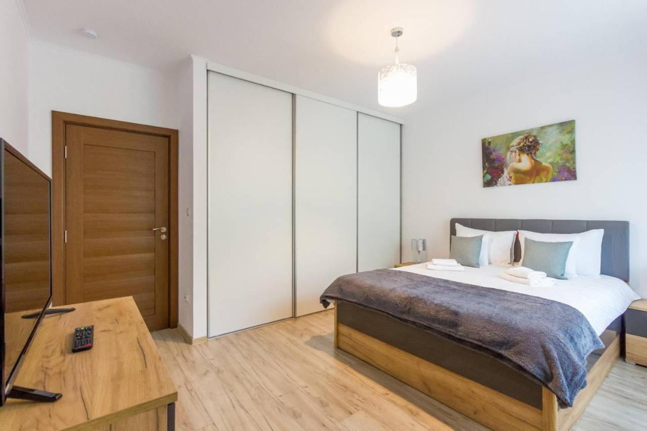 Spacious And Quiet 2 Bedroom Apartment 클루지나포카 외부 사진