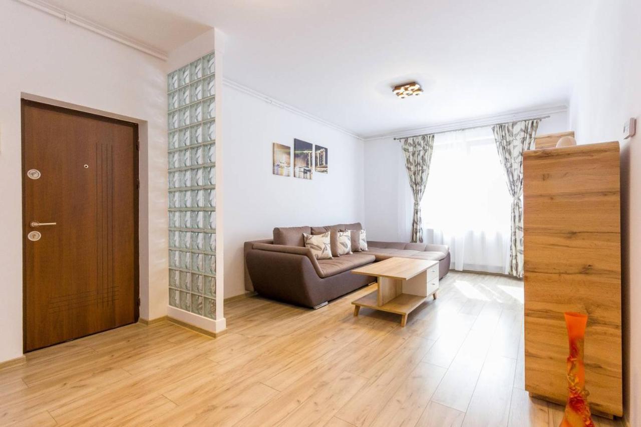 Spacious And Quiet 2 Bedroom Apartment 클루지나포카 외부 사진