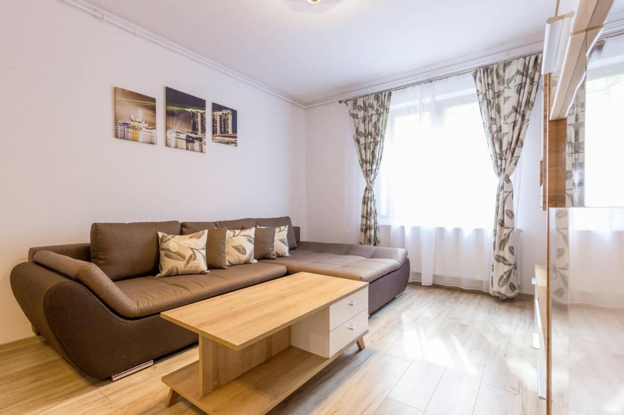 Spacious And Quiet 2 Bedroom Apartment 클루지나포카 외부 사진