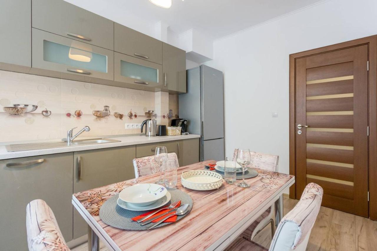 Spacious And Quiet 2 Bedroom Apartment 클루지나포카 외부 사진