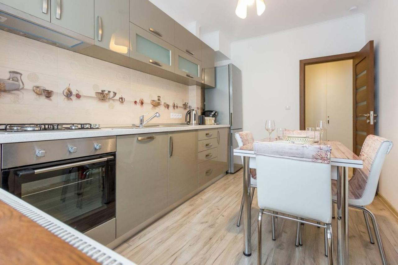 Spacious And Quiet 2 Bedroom Apartment 클루지나포카 외부 사진
