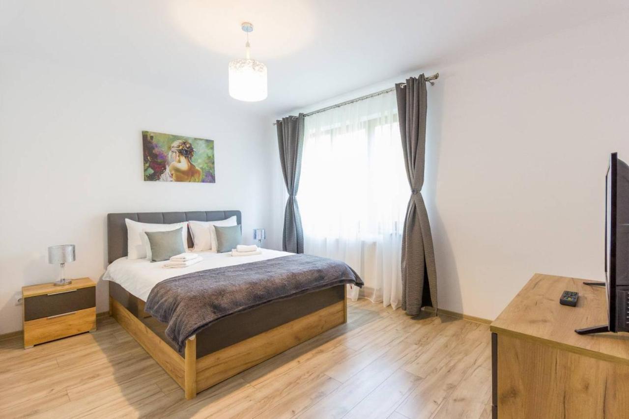 Spacious And Quiet 2 Bedroom Apartment 클루지나포카 외부 사진